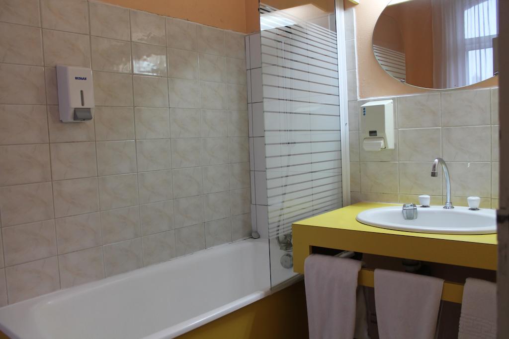 Hotel Napoleon Cherbourg-en-Cotentin Room photo